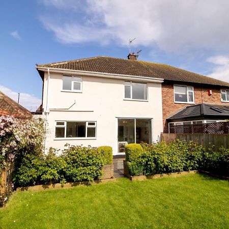 Pass The Keys Welcoming Family Home North Shields Exterior photo